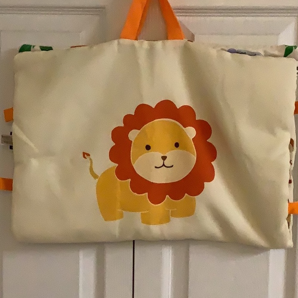 Lion Design Kids Floor Blanket 18”x26” - Picture 4 of 7